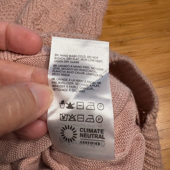 NWT Reformation- Rose Cashmere Linen Set in Color Serenade. Size L - Picture 13 of 13